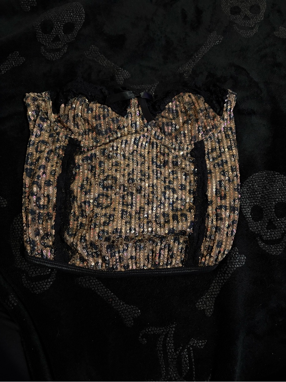 ROMWE Gold Sequin Leopard-Print Off-Shoulder Crop Top